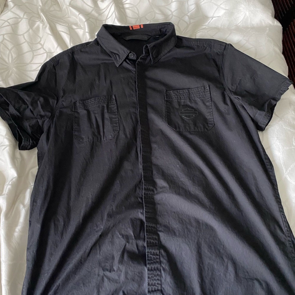 Harley Davidson performance button down black short sleeve shirt.